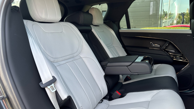 Land Rover Range Rover Sport 3.0 D250 Battersea Edition 5dr Auto Diesel Estate - Image 30
